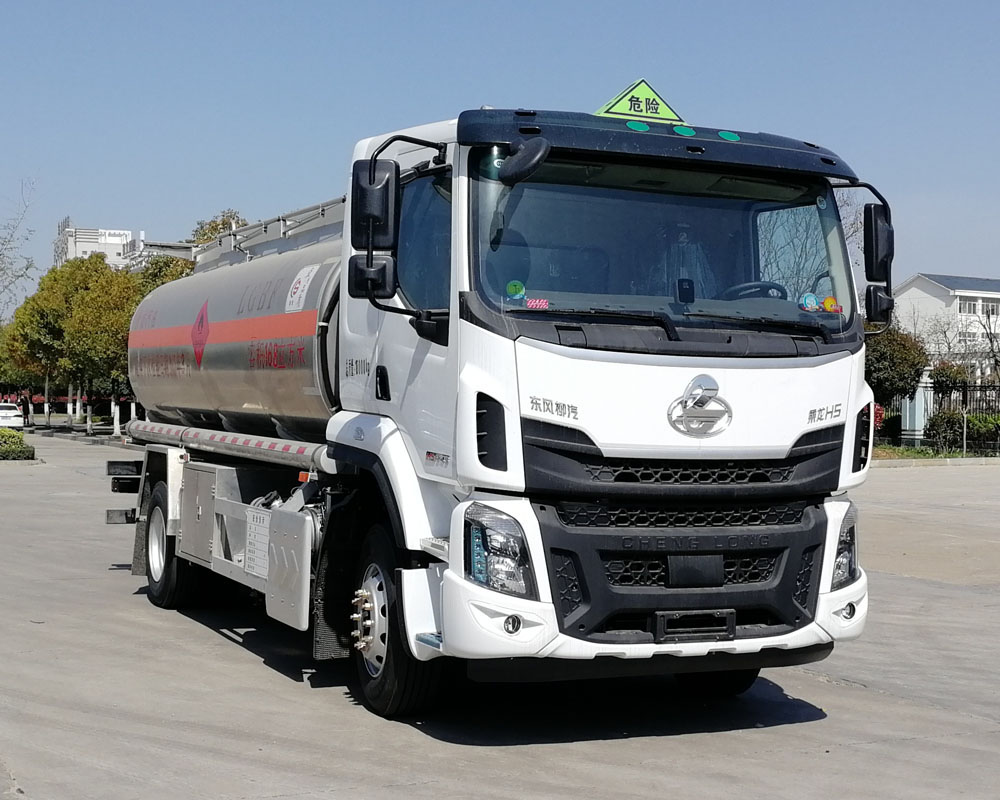 楚胜牌CSC5187GYYLEL6型铝合金运油车